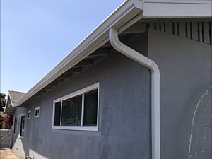 5 inch k-style white with 2x3 downspout
